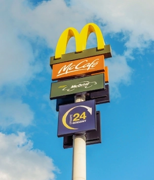 Straßenzeichen von Mc Donald's